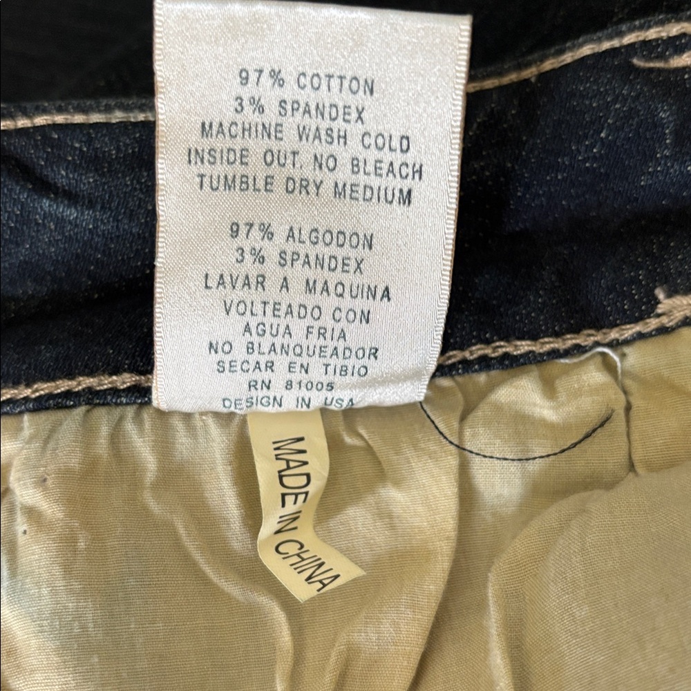 LA IDOL Dark Wash Embellished Capri Jeans- Thick White Contrast Stitch. Size 15 - Picture 10 of 10